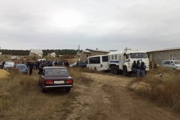 У Бахчисараї тривають обшуки в будинках кримських татар