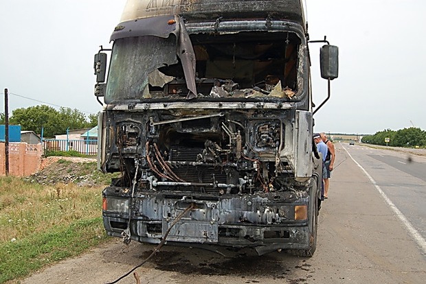 В Днепропетровске сгорел грузовик с 13 тоннами семян подсолнечника