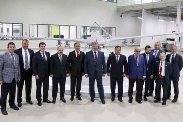 Порошенко в Турции посетил производство мощных БПЛА