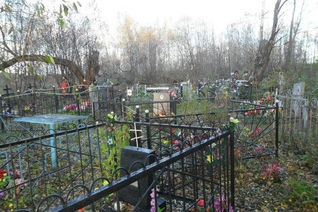 В Яготине вандалы раскопали могилу умершей женщины и украли украшения