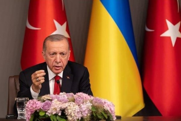 Турция готовит встречу, на которой обсудят пути достижения долгосрочного мира в Украине. На повестке — мирный план Зеленского.
