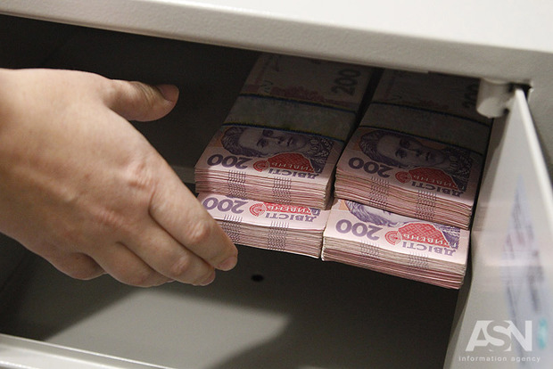 Украина разместила еврооблигации под наихудшую процентную ставку - эксперт