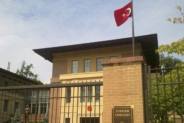 Турция симметрично запретила выдачу виз гражданам США‍