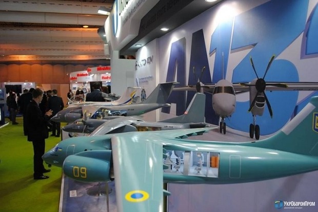 Украина показала более 20 видов новой авиационной техники на выставке в Индии