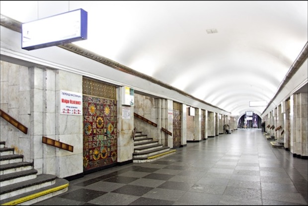 Станція метро «Хрещатик» перекрита через дзвінок про бомбу