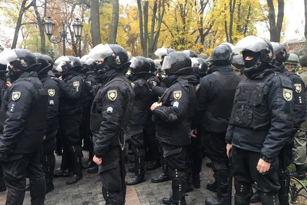 Во время столкновений в Одессе пострадали более 20 полицейских