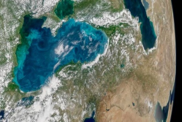 Вчені NASA з космосу показали, як Чорне море прикрасили бірюзові вихори