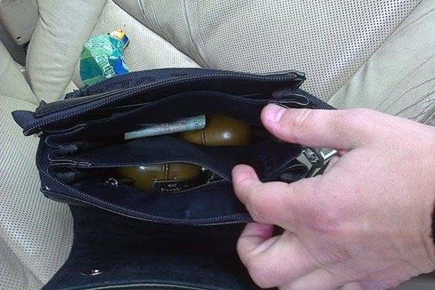 ﻿У Красноармійську в сумочці у п'яної жінки знайшли гранату
