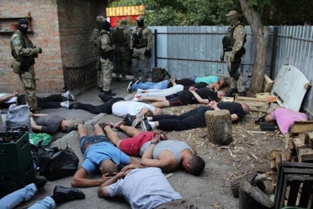 В Кропивницком задержали 27 вооруженных участников криминальной «сходки»