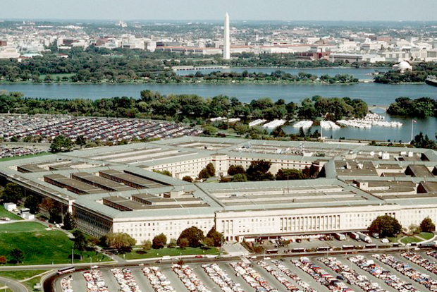 В Пентагоне объяснили, почему не стали сбивать российский военный самолет над Белым домом 