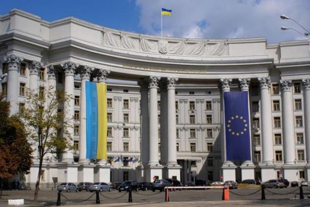 МИД требует от Росси немедленно освободить Сенцова и Кольченко