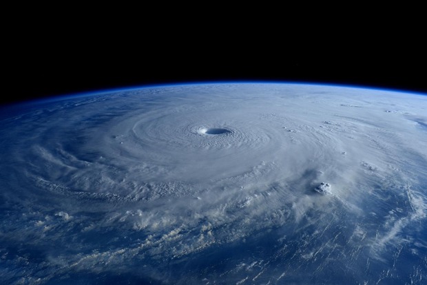 К берегам Японии приближается мощный тайфун
