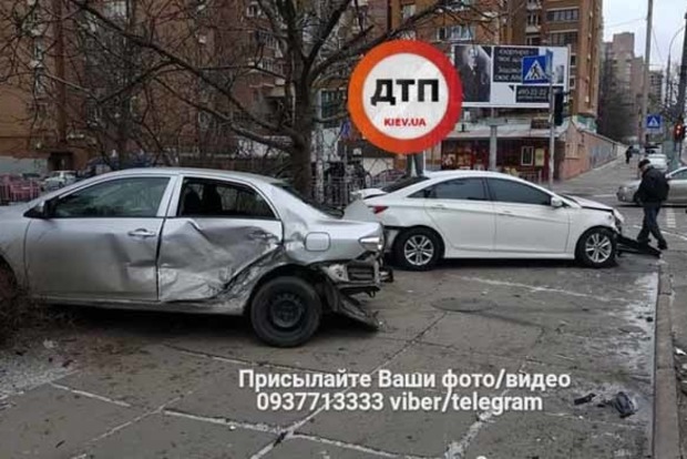 У Києві в серйозному ДТП постраждав іноземець