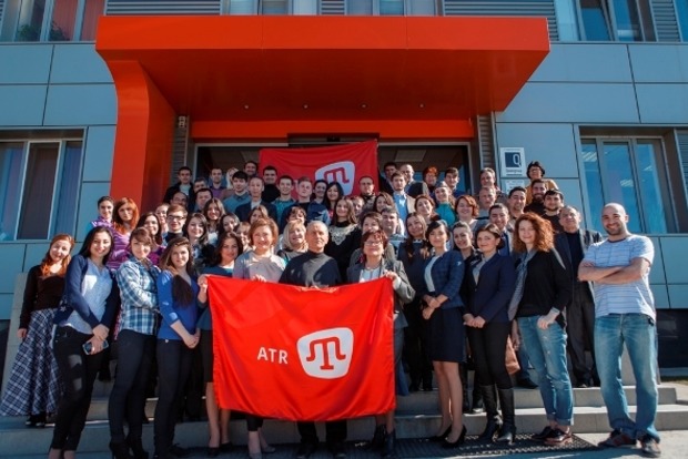 Гройсман поручил решить вопрос с финансированием крымскотатарского телеканала ATR