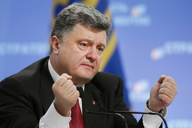 Україна в обороні повинна спиратися тільки на себе - Президент