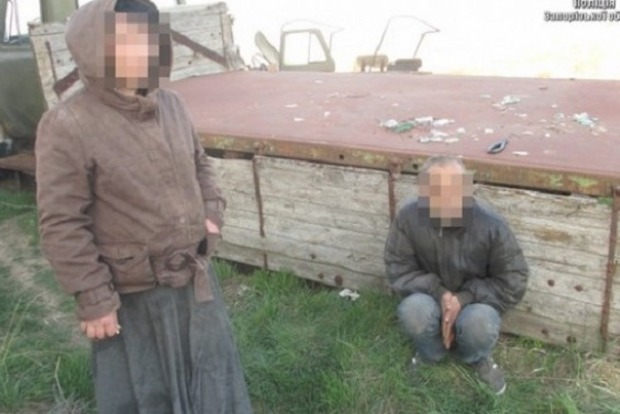 Запорожский фермер похитил супружескую пару и посадил их на цепь