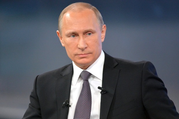 Инцидент Путина с его военными позабавил Сети