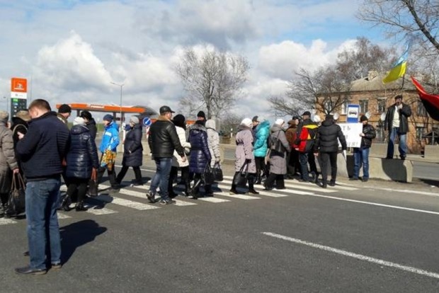 На Запоріжжі селяни, що залишилися без води, перекрили трасу Харків - Сімферополь