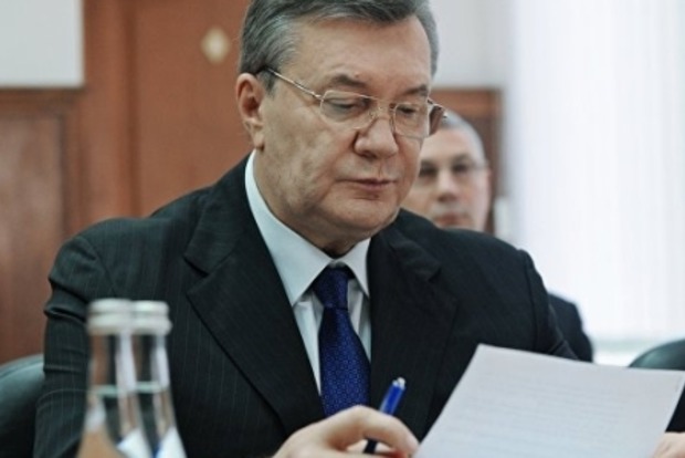 Янукович зібрав документи проти Парубія і Турчинова