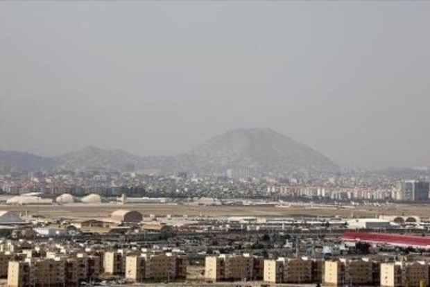 У підконтрольному талібам аеропорту Кабула приземлився перший літак