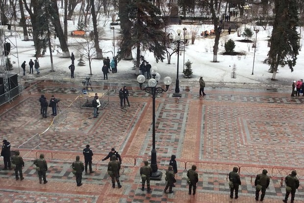 В Раде требовали отставки Насирова. Нардепы - в ожидании марша националистов под стенами парламента