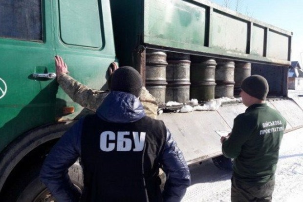 СБУ затримала військових на Житомирщині за розкрадання 50 тонн пального
