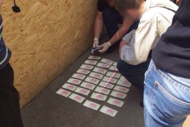 В Одессе за взяточничество задержали двух чиновников райадминистрации