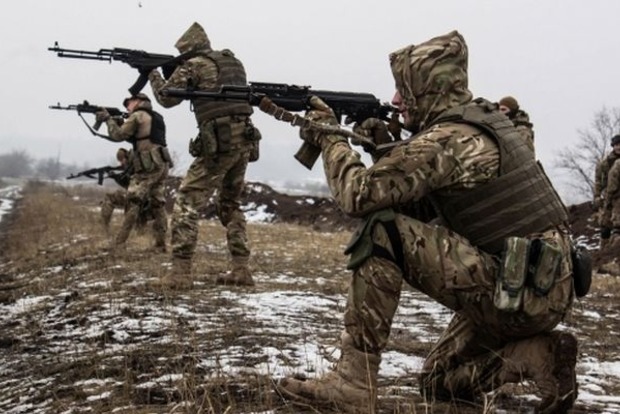 Двое бойцов ВСУ были ранены за сутки на Донбассе