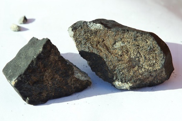 Стародавній метеорит віком 4,5 млрд років продадуть на аукціоні