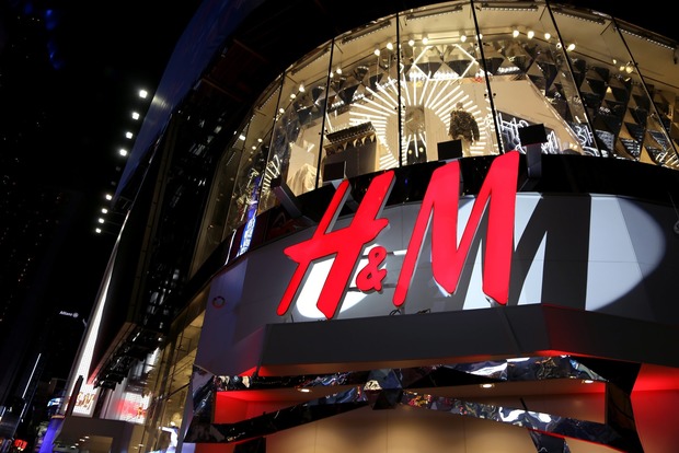 H&M почав пошук персоналу в Україні