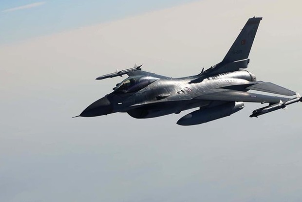 Турецька авіація знищила чотири об'єкти ІДІЛ на півночі Сирії