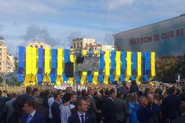 На Крещатике начался военный парад по случаю независимости Украины