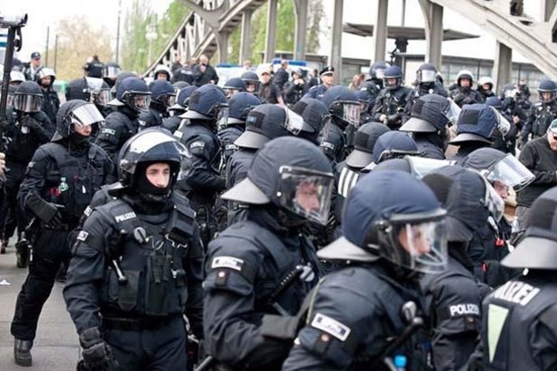 Під час сутичок у Гамбурзі постраждали близько 160 поліцейських