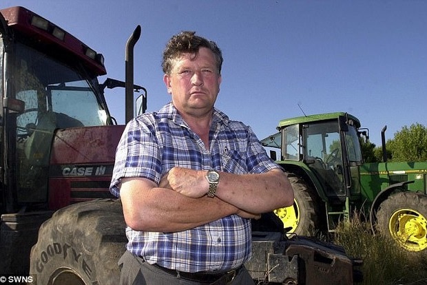 Собака задавила трактором британского фермера-миллионера
