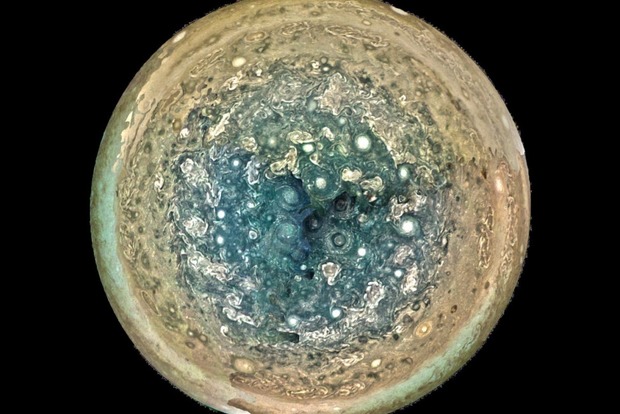 NASA получило новые фантастические снимки Юпитера