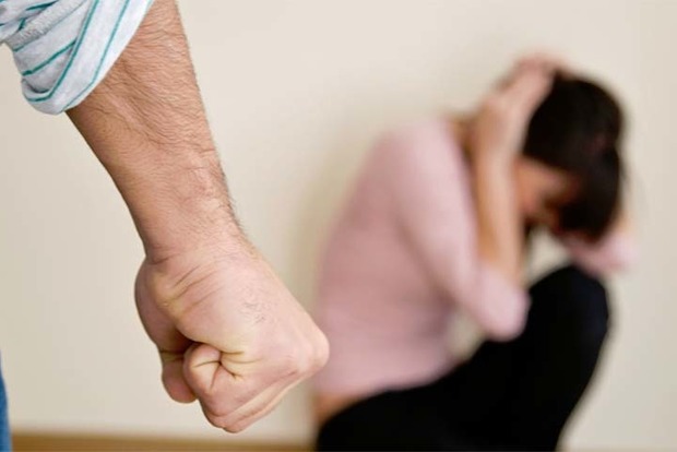 Порошенко подписал закон о противодействии домашнему насилию