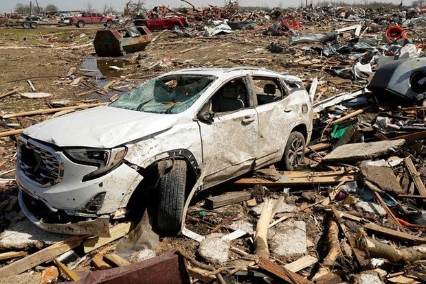 Жертвами торнадо на юге США стали десятки людей