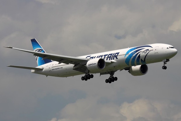 Исчезновение египетского самолета: жители греческого острова утром видели вспышку в небе