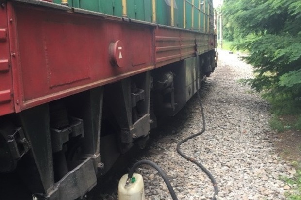 На Днепропетровщине на железной дороге разворовывали топливо