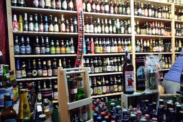 ﻿У Києві офіційно заборонили продавати алкоголь у МАФах