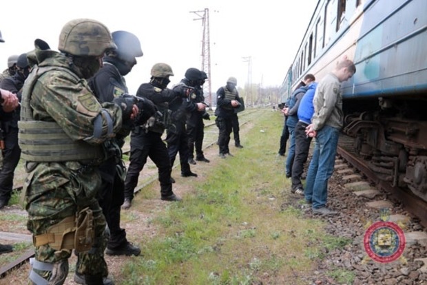 Спецназ в Донецкой области научился освобождать заложников в поезде