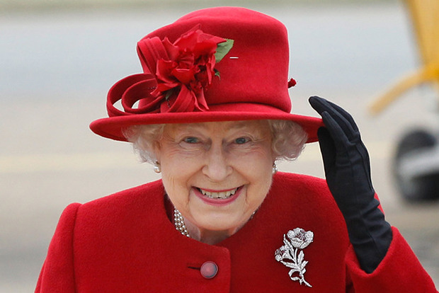 Королева Елизавета II собирается отречься от престола