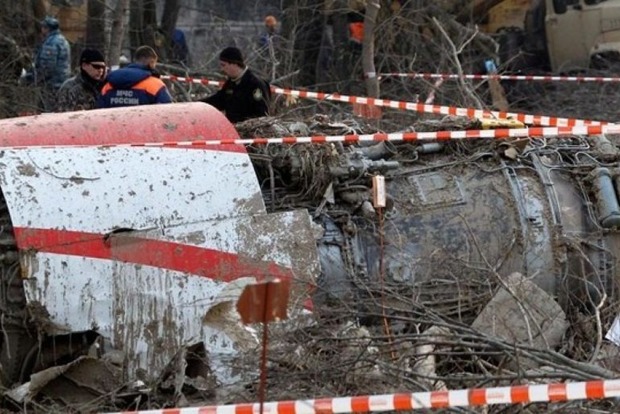 Причиною Смоленської катастрофи став вибух у літаку, а у трунах знайшли сміття