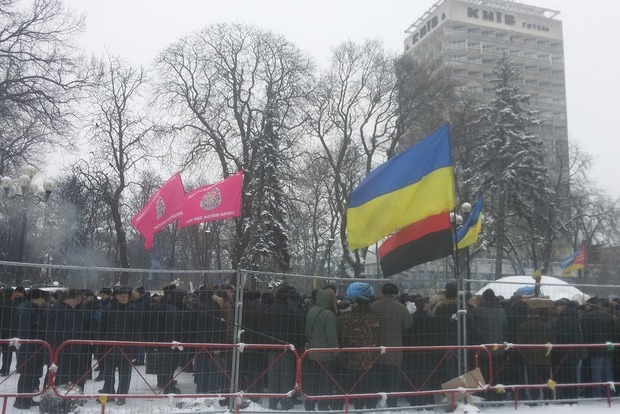 Военные пенсионеры вышли на митинги по всей Украине. Под Радой несколько сотен требуют перерасчета