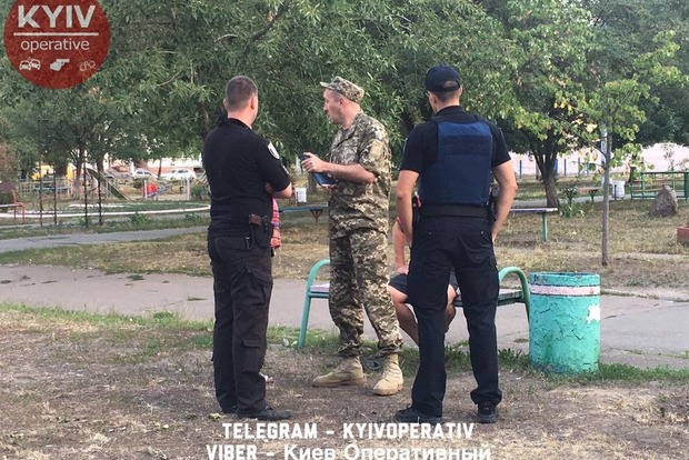 Розвідка та СБУ спростовують, що на Оболоні в Києві стрілянину влаштував їх службовець