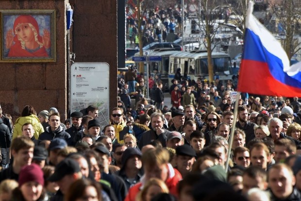 38% россиян одобряют акции протеста, прошедшие в стране 26 марта, 39% - против 