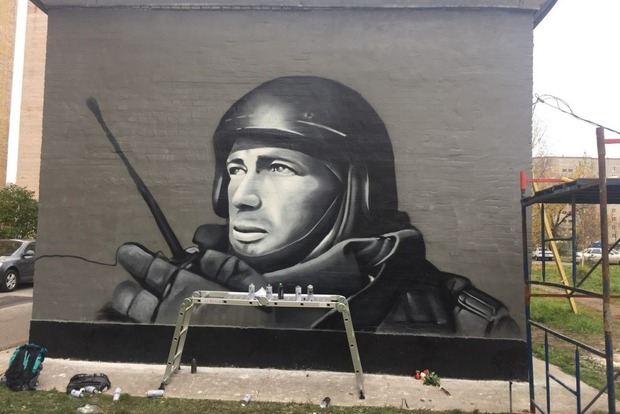 Петербуржцы возмущены граффити с изображением «героического» Моторолы 