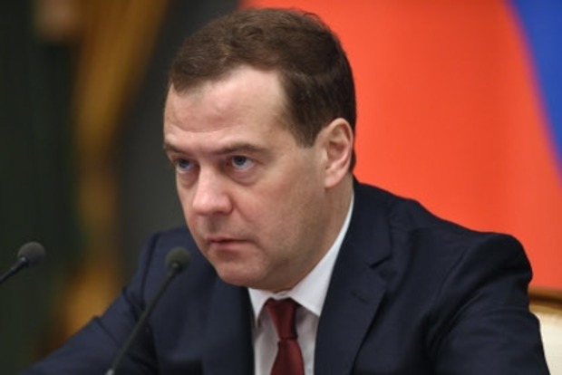 Медведев посоветовал россиянам приготовиться к вечным санкциям 