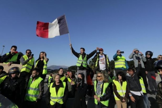 Во Франции полиция задержала более 1700 «желтых жилетов»