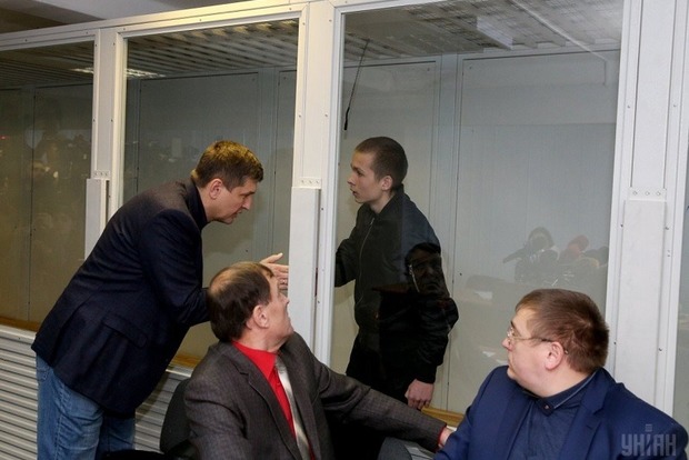 Дело сына нардепа Попова об ограблении магазина передали в суд